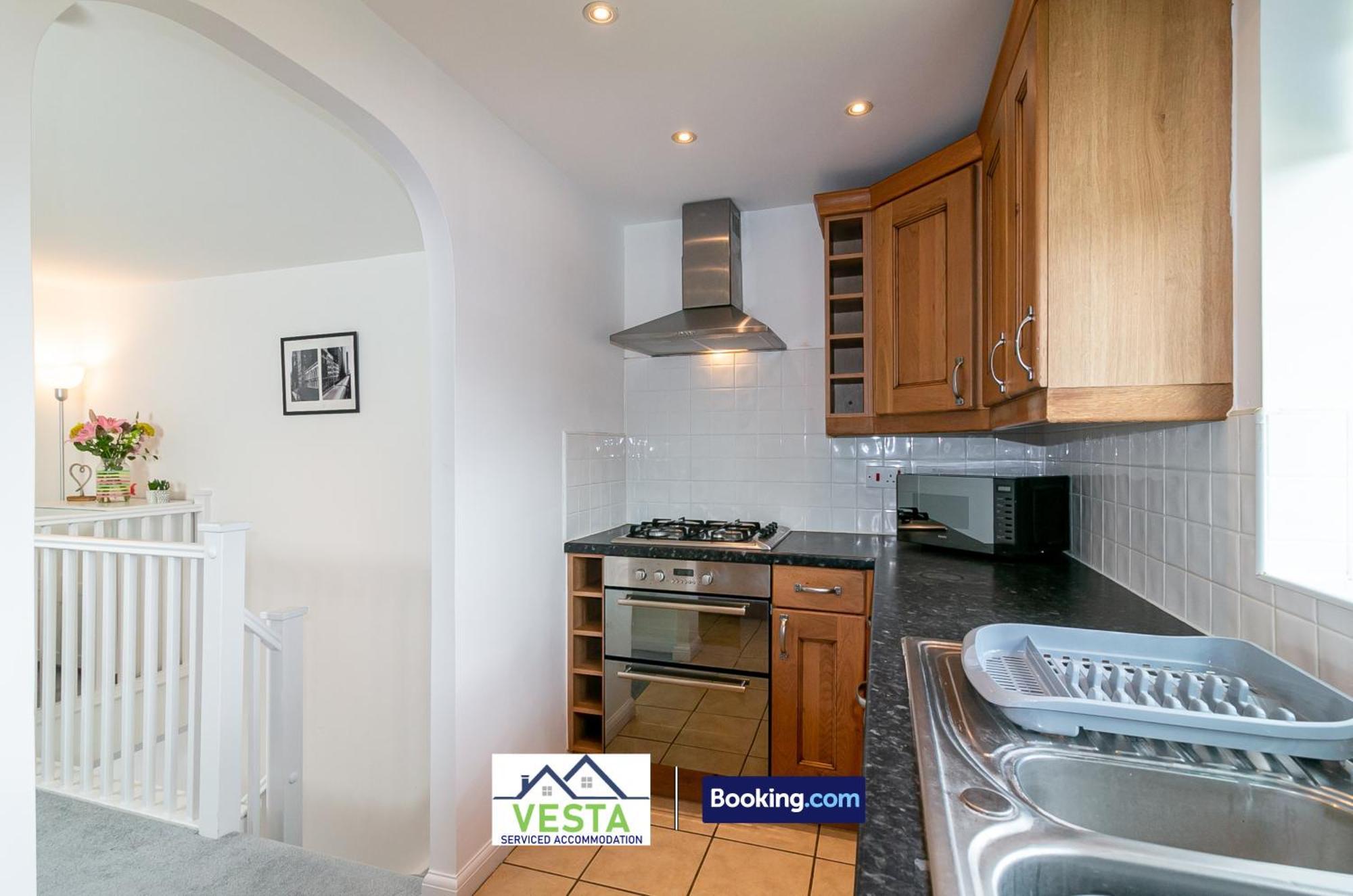 Three Bedroom Apartment By Vesta Serviced Accommodation & Short Lets Hatfield With Free Parking Екстер'єр фото