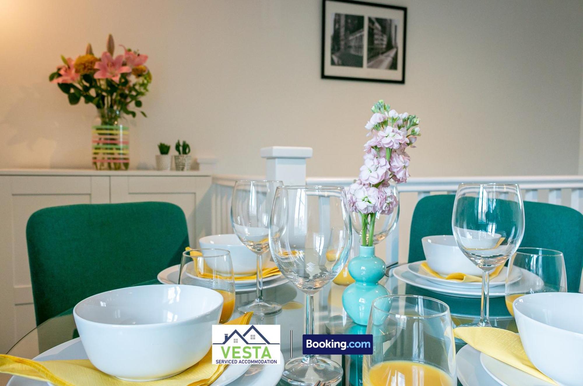 Three Bedroom Apartment By Vesta Serviced Accommodation & Short Lets Hatfield With Free Parking Екстер'єр фото