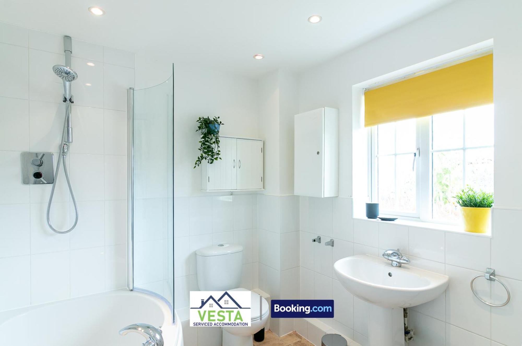Three Bedroom Apartment By Vesta Serviced Accommodation & Short Lets Hatfield With Free Parking Екстер'єр фото